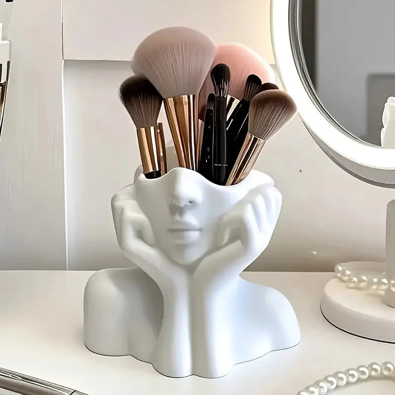Sculptural Makeup Brush Organizer - Harmozin image 1